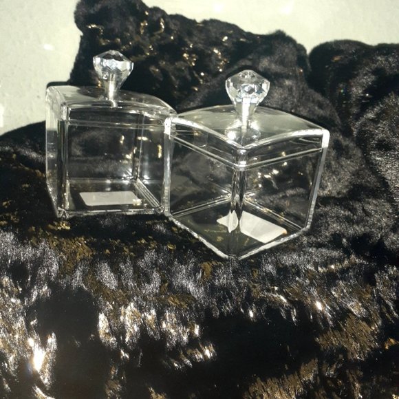 Clear plastic jars - Picture 2 of 4